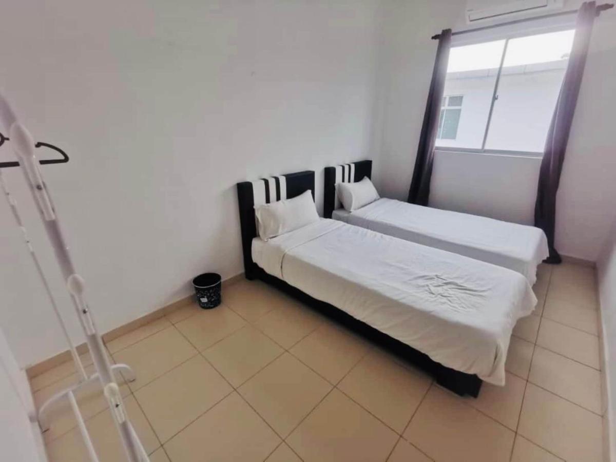 Oyo Homes 90524 D'J Pegaso Serom Homestay Muar Kültér fotó